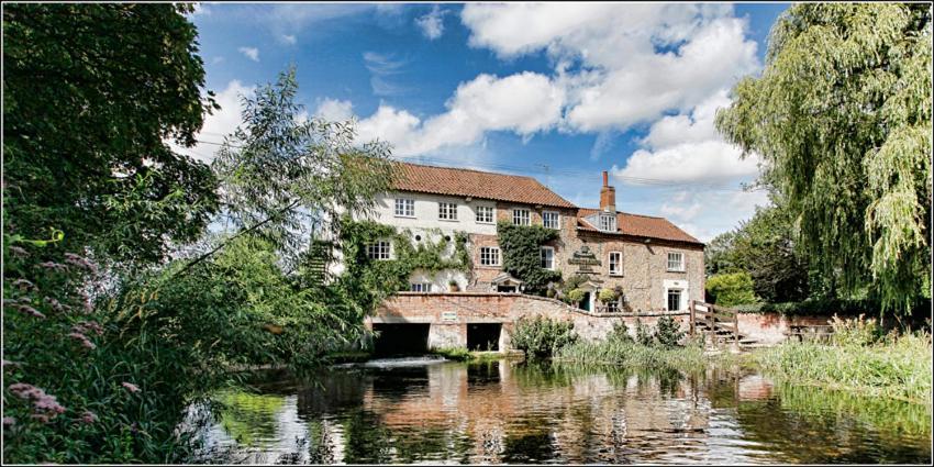 Готель Sculthorpe Mill Фейкенем Екстер'єр фото